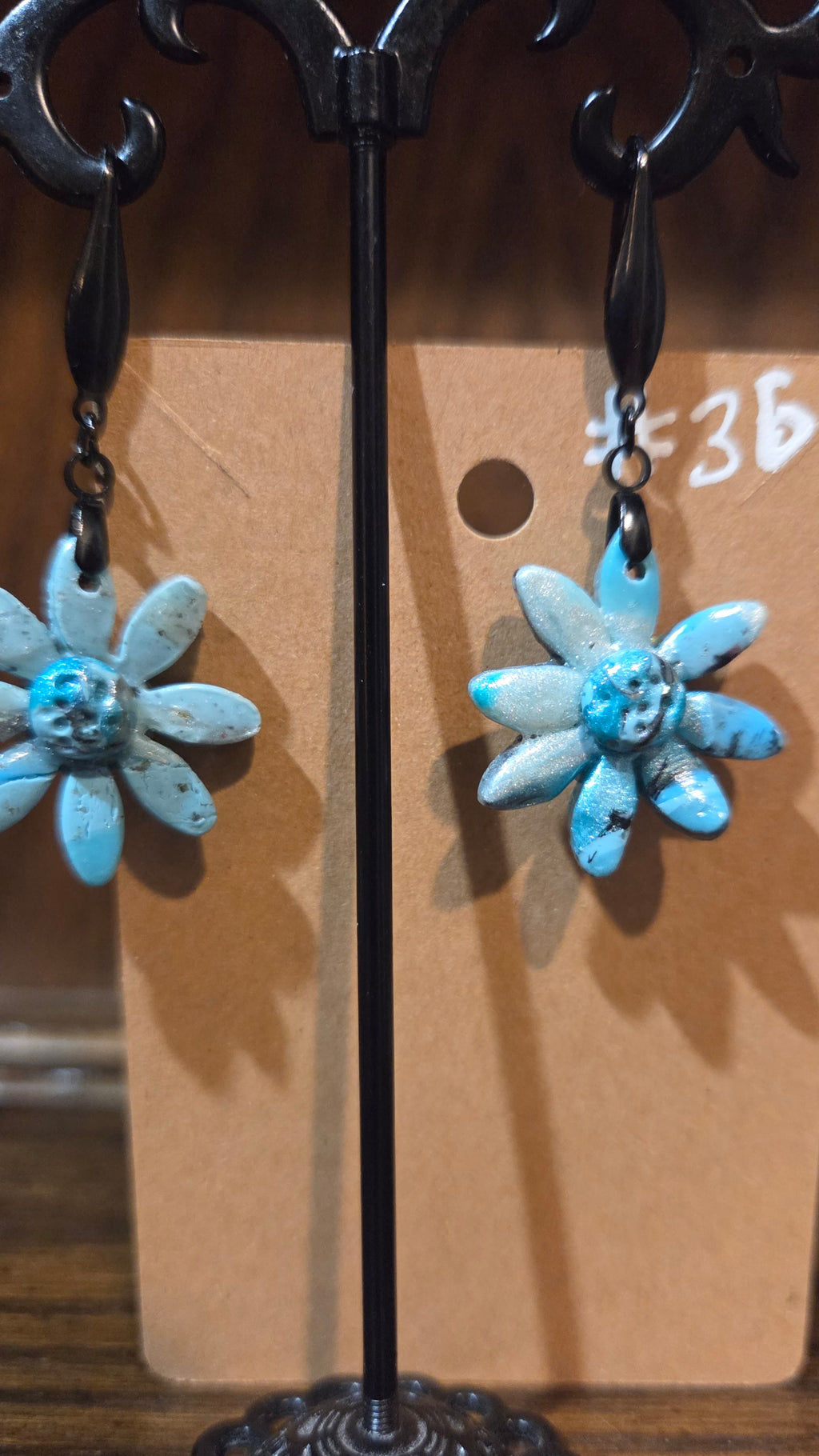 Dangling Daisies