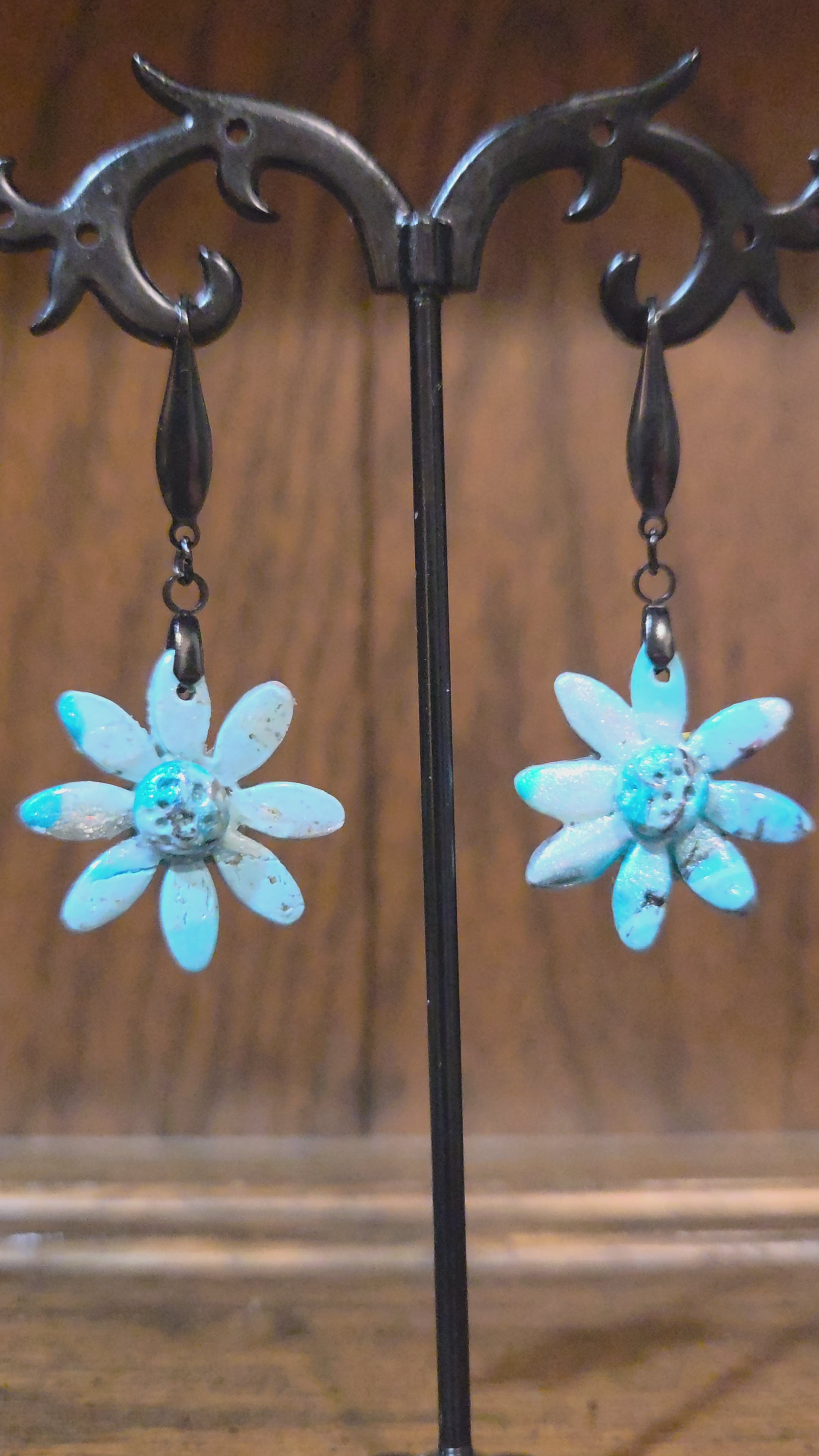 Dangling Daisies